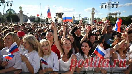 В &quot;Дигории&quot; назвали завершение выставки &quot;Россия&quot; главным культурным событием лета. Торжественное завершение выставки-форума &quot;Россия&quot; 6 июля на ВДНХ стало главным культурным событием летней Москвы. Об этом заявила член экспертного клуба &quot;Дигория&quot; Евгения Черницкая. По ее мнению, саму экспозицию с ...