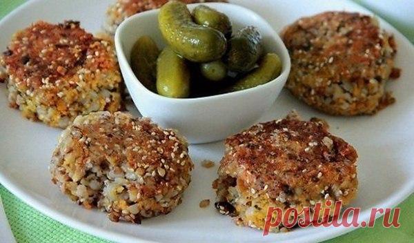 Интересные новости    Очень вкусное и постное блюдо из крупы, овощей и грибов. Котлеты получаются восхитительными и имеют мягкий нежный вкус.