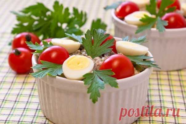 Салат с печенью, маринованными огурцами и сыром

Ингредиенты:

- печень - 300 гр.
Показать полностью…