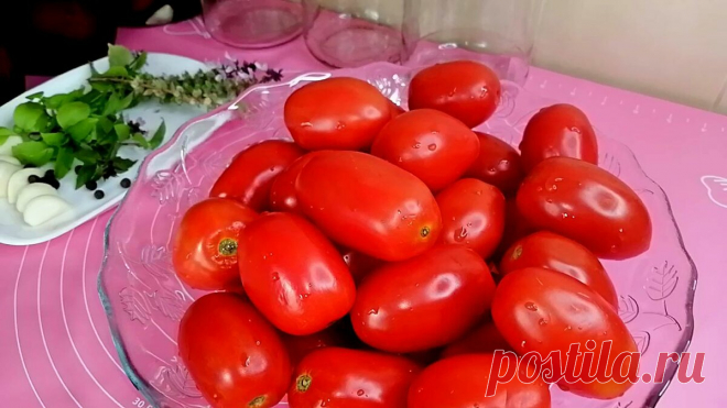 Закрываю помидоры с базиликом на зиму. Необычно? Возможно. Но очень вкусно и просто-просто | Блог Талантливой Мамы | Дзен