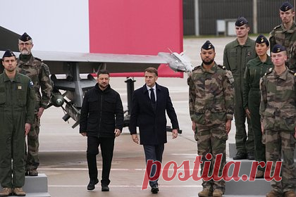 Во Франции раскритиковали Макрона за торжественную встречу Зеленского