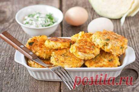 15 рецептов капустных котлет для тех, кто хочет приготовить что-то вкусненькое Снова лежит кочан капусты, а ты не знаешь, что бы из него приготовить? Тогда делимся 15 рецептами капустных котлет – вкусный гарнир, быстрый перекус и просто интересное блюдо для разнообразия!