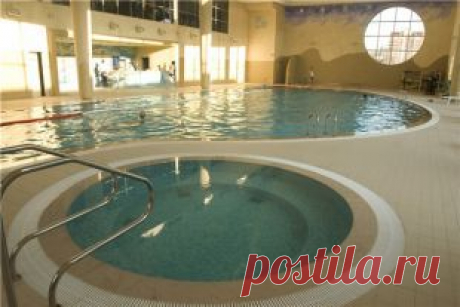 Всегда на плаву! Кому полезно ходить в бассейн? | Полезные инструкции от aif.ru