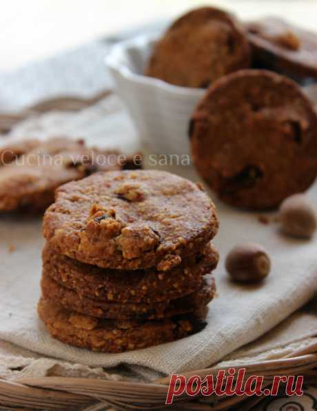 Biscotti all'avena, nocciole e uvetta | Cucina veloce e sana