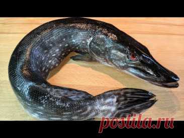 Фаршированная щука, запеченная в духовке. Рецепт блюда к праздничному столу на Рождество 2025