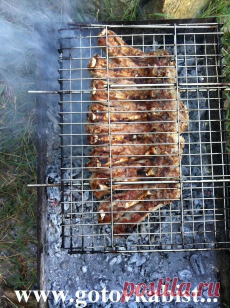 Свиные ребрышки на мангале