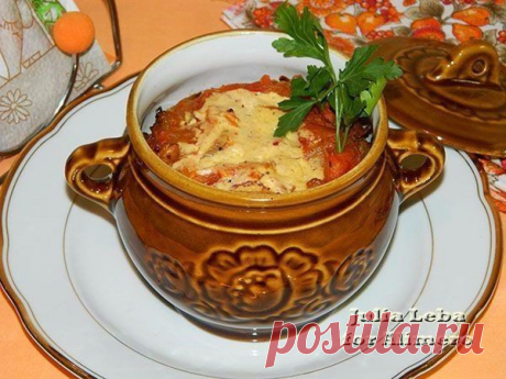 Маринованная куриная грудка в горшочках