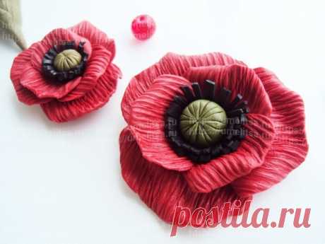 Цветок мака и бутоны из полимерной глины
Необходимы следующие материалы:
-глина трех цветов (зелёный, красный, чёрный),
-зубочистка,
-канцелярский нож,
-кусочек гофрированной бумаги
-скалка для пластилина.