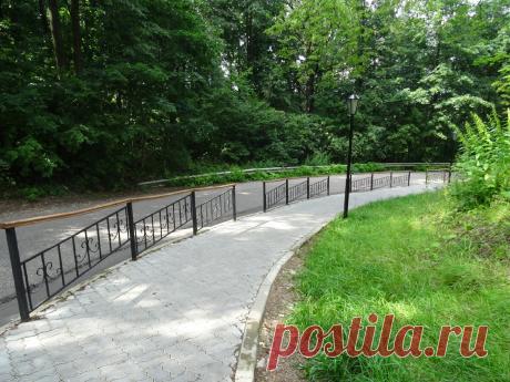 «Мама, дядя в белой футболке меня фотографировал»: о родительских страхах и непонятной правде
Год назад, когда мы только переехали за город, дети гуляли около дома. Муж достраивал дом где-то рядом, я тоже была в зоне видимости. И вот в какой-то момент я вижу на дороге через участок человека в белой футболке. И всё бы ничего, но сын сказал, что этот дядя в белой футболке только что его фотографировал. […]
Читай дальше на сайте. Жми подробнее ➡