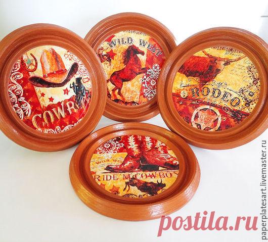 Купить Ковбойский набор из 4-х панно - ковбойский стиль, декор в детскую, декор в ковбойском стиле, панно в ковбойском стиле, панно на стену, панно настенные, панно декоративные, декор для интерьера, из газетных трубочек, декор в вестерн стиле, панно для интерьера