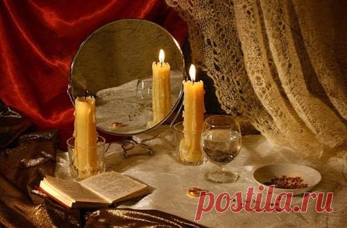 Часто для гадания либо других магических действий используют свечи, это хороший способ контакта с магией огня. Существует несколько простых способов гадания со свечами, например, прямое использование атрибута.