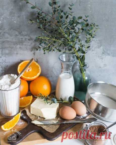 #Кулинария

 Нежные шоколадные блинчики с хрустящими краями и воздушный крем с цитрусовым ароматом и приятной кислинкой… Да это же пища богов, ребята! 
 
Шоколадные блины с апельсиновым кремом
 
Для теста: 
Молоко — 240-320 мл 
Куриное яйцо — 1 шт. 
Сливочное масло (растопленное) — 40 г 
Пшеничная мука — 160 г 
Какао-порошок — 5 ст. л. 
Разрыхлитель теста — ½ ч. л. 
Сахарный песок — 50 г 
Соль — ¼ ч. л. 
 
Для крема: 
Сливочный сыр — 120 г 
Апельсин (цедра и сок) — ½ шт. 
...