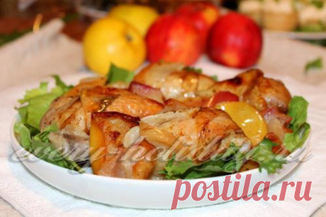 Куриные ножки с яблоками в духовке