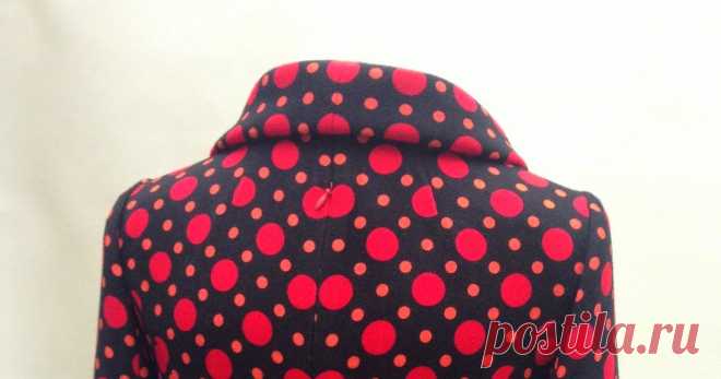 Втачивание потайной молнии с совмещением рисунка.      Совмещение рисунка (клетки, полоски, и.т.д.) в швах и на стыках весьма важно. И вы , возможно , заметили: когда всё совпадает , это вос...