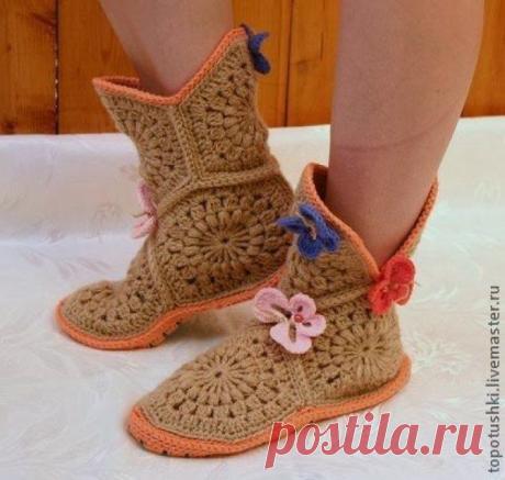 Вязаные угги из мотивов
