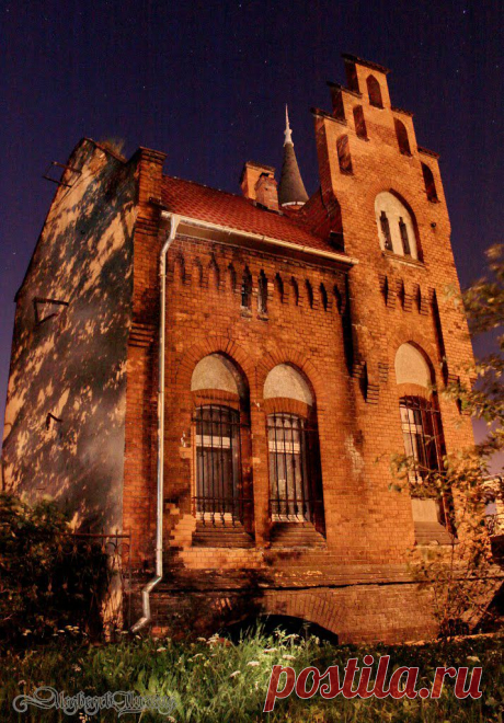 Panoramio - Photo of Домик смотрителя Высокого моста. 6 июня 2013