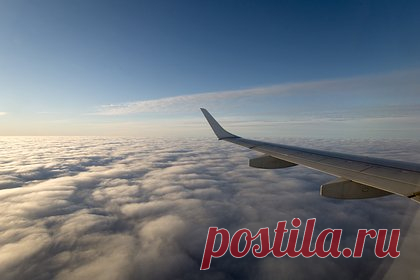 Китай захотел увеличить число авиарейсов в Россию. Посол КНР в Москве Чжан Ханьхуэй рассказал, что Китай заинтересован в увеличении числа регулярных и чартерных рейсов в Россию. По мнению автора статьи, заказы могли бы выполнять китайские компании. Эксперт призвал восстановить те рейсы, которые летали в Россию до пандемии.