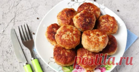 Котлеты «Школьные» » Не удивительно, что вкусы ребенка формируются именно в школьные годы. Мы запоминаем сладкий чай с бутербродами на завтрак перед уроками, постный борщ и котлеты с пюрешкой уже в школе. У кого-то возникают не самые приятные воспоминания, а кому-то так и хочется вернуться в школьную столовую, чтобы снова испробовать любимый обед. И в этом мы вам с удовольствием поможем! ‡агрузка… Ингредиенты Свиной фарш — 400 г Хлеб — 150 г Лук — 1 шт. Чеснок — 2 зуб. Вод...