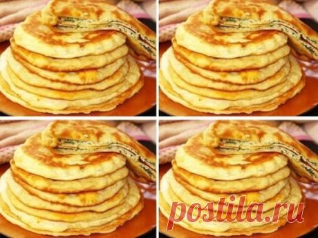 ЛЕПЁШКИ С ЯЙЦОМ И ЛУКОМ

Ингредиенты:
для теста:
250 мл. минеральной воды,
2 ч. ложки сахара.
2 ч. ложки соли без горки,
2 столовых ложки растительного масла, 2 — 2,5 стакана муки.

Для начинки:
4 отварных яйца и зелёный лук мелко порезать и посолить по вкусу.

Приготовление: