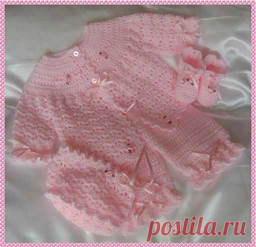 розовый комплектик для новорожденного..