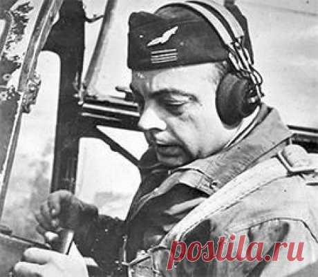Рамблер - медийный портал.Погиб на боевом посту, в борьбе с фашизмом...