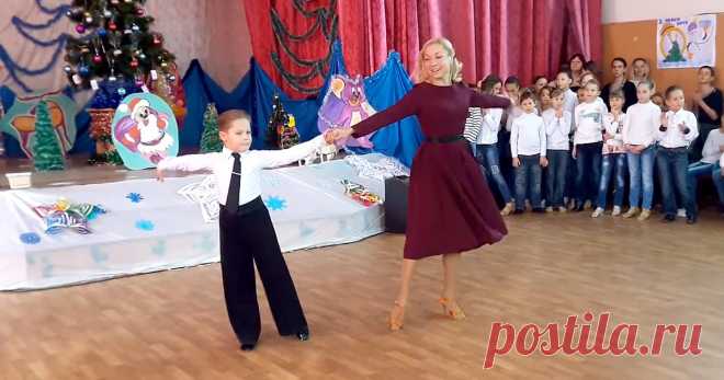 Красивый танец мамы с сыном  