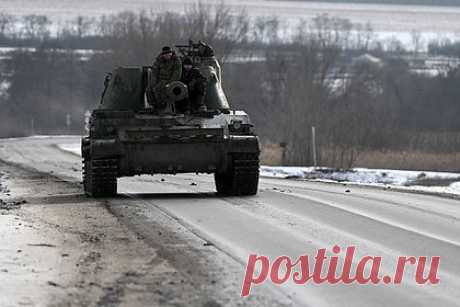 В Запорожье заявили о зреющем бунте против режима Зеленского. Председатель движения «Мы вместе с Россией» Владимир Рогов сообщил, что в подконтрольном Украине городе Запорожье все больше зреет недовольство и бунт против режима президента Украины Владимира Зеленского. «Запорожцы негативно воспринимают все, что делает и говорит Зеленский и ждут скорейшего освобождения», — сказал он