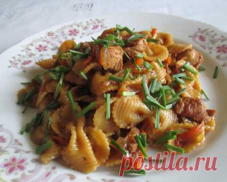 Макароны &quot;бантики&quot; с мясом - на сковороде