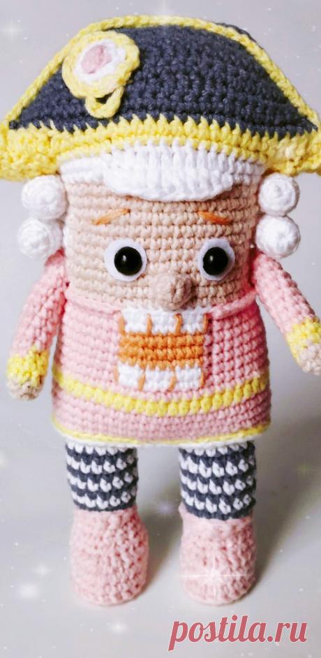 PDF Щелкунчик крючком. FREE crochet pattern; Аmigurumi doll patterns. Амигуруми схемы и описания на русском. Вязаные игрушки и поделки своими руками #amimore - Кукла, куколка.