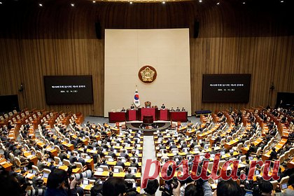Парламент Южной Кореи поддержал импичмент президента