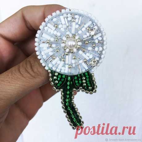 Брошь из бисера одуванчик Мастер-классы по рукоделию - как изготовить поделку из фетра и соленого теста. Методы изготовления полезных вещей для домашнего хозяйства.