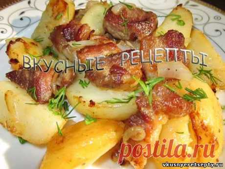Простой и быстрый рецепт приготовления вкусной жареной картошки с мясом. Это блюдо понравится всем и прекрасно подойдет для обеда или ужина