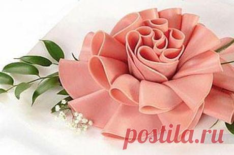 Хризантема из колбасы