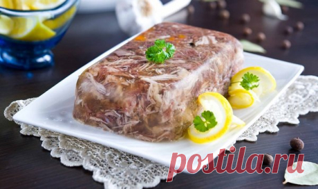 Студень из свиных ножек: самый вкусный деликатес. Секретный рецепт! Предлагаю вашему вниманию уникальный рецепт приготовления необычайно вкусной закуски – студень. Это очень вкусное, нежное и сытное блюдо. Ингредиенты: · 4 шт свиные ножки, · 5 шт яйца, · 2 шт моркови, · 2 шт лука, · 1 шт корень петрушки, · 3 шт лаврового листа, · Соль по вкусу, · Приправа...