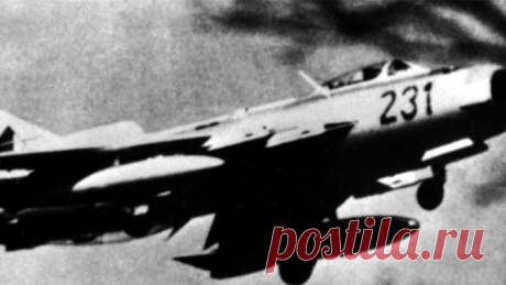 США планировали инсценировать «нападение русских» и объявить Москве войну США намеревались вовлечь СССР в вооруженный конфликт при помощи инсценировки атаки советских самолетов на американскую или союзническую военную базу. Об этом сказано в документе, опубликованном на сайте Национального архива Соединенных Штатов.