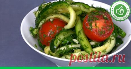 Обожаю лето за то, что всегда можно приготовить мои любимые, самые вкусные малосольные огурцы, кабачки и помидоры. Супер шеф