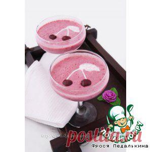 Смузи с овсянкой и вишней - кулинарный рецепт                    Хлопья овсяные	 — 1,5 ст. л.
Вишня	 — 150 г
Мед	 — 1-2 ст. л.
Молоко	 — 120 мл
Йогурт	 (натуральный) — 5 ст. л.
Корица	 (по вкусу)