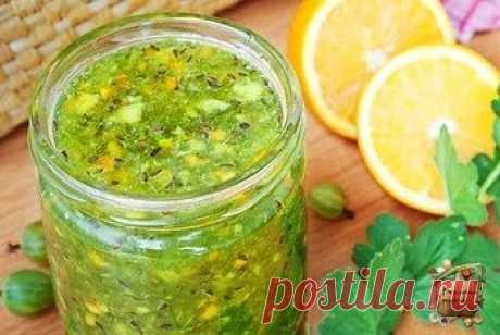 Варенье из крыжовника с лимоном 

Предлагаю сварить варенье из крыжовника — северного винограда. Крыжовник полезен при ожирении и при опухолях. Выводит из организма токсины и радионуклеиды. А вот при болезнях желудочно-кишечного тракта крыжовник не рекомендуется. В крыжовниковое варенье можно добавить грецкие орехи, ванилин, лимон, апельсин. Как и смородину, крыжовник можно просто прокрутить с сахаром. Интересно, что у такого «сырого» варенья малиновый запах.

Вам понадоби...