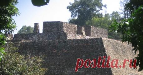 В Мексике землетрясение помогло открыть развалины древнего храма внутри пирамиды | В мире