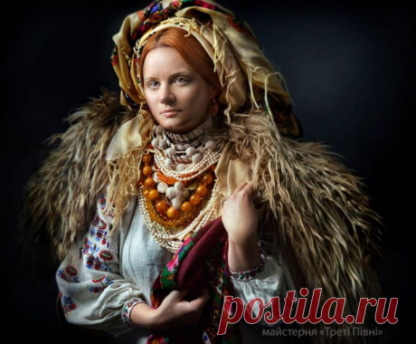 Украинки в национальных костюмах: восхитительный патриотический фотоцикл