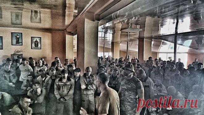 Киев уличили в отправке военкомов в регионы, к которым власти плохо относятся. Киев командирует военкомов в те регионы страны, к жителям которых они плохо относятся. Об этом рассказал РИА Новости координатор николаевского подполья Сергей Лебедев, ссылаясь на своих коллег. Лебедев уточнил, что на Украине военкомов ...