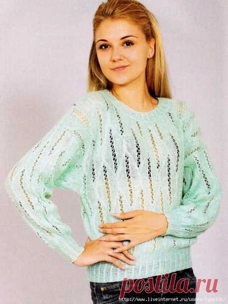 Пуловер с ажурными косами

Размер: 38.

Вам потребуется:

300 г пряжи бирюзового цвета(70 % мохер, 30 % акрил, 550 м/100 г), прямые и круговые спицы № 3.

Узор из мелких кос:

Вязать согласно схеме 1, на которой приведены только лиц. ряды.

В изн. рядах петли вязать по рисунку.

В высоту повторять 1-й и 2-й ряд.

Узор ажурные косы:

Вязать согласно схеме 2, на которой приведены только лиц. ряды.

В изн. рядах петли вязать по рисунку, накиды - изнаночными.

В высоту повторя...