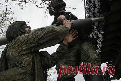 Российские войска отбили атаку ВСУ в Херсонской области. Российские войска отразили атаку Вооруженных сил Украины в Херсонской области. Об этом в среду, 9 ноября, журналистам сообщили в Минобороны России. Там уточнили, что попытки атак были сосредоточены в районах населенных пунктов Качкаровка, Пятихатки и Садок, находящихся в Херсонской области.