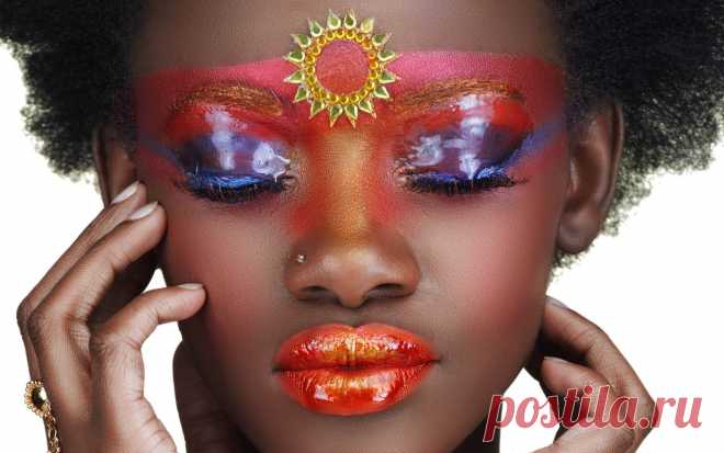 СЛОНА НА СКАКУ ОСТАНОВИТ | Чёрт побери Мда, а у меня друг после работы в Мозамбике ( геофизик) привез себе жену из племени Зулу. В Питер. Мариной зовем, имя данное при рождении - трудно выговорить. Вместе жили и работали парочка 3 года, до женитьбы.  Марина знает португальский, английский и русский, кроме местных диалектов. Русский - смесь военно морского/армейского с геологическим акцентом, очень специфический, но понятный)) Таксисты , когда она едет и комментирует дорожн...