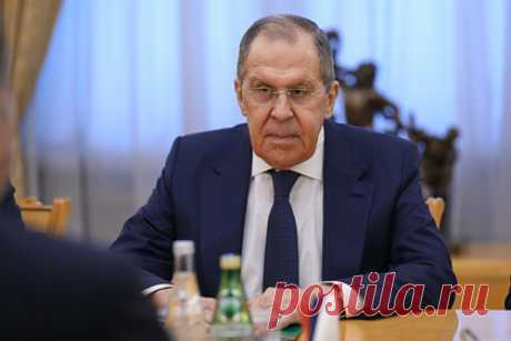 Лавров назвал бредом заявления о фабрикации Россией видео об Украине. Глава российского МИД Сергей Лавров оценил заявления представителя Пентагона Джона Кирби о фабрикации Россией видео об Украине в качестве предлога для «вторжения». Лавров назвал подобные заявления бредом. Он отметил, что западные коллеги удивляются поводам, которые сами выдумывают.
