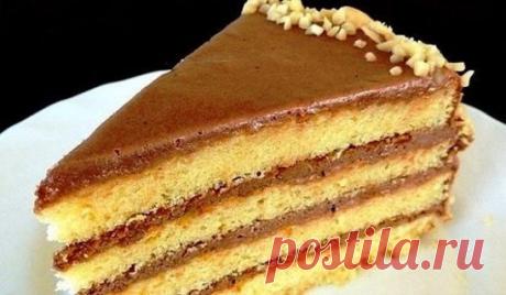 ТОРТИК "ЛЕГЧЕ ЛЕГКОГО" 🍰
Ингредиенты:
✔ 1 банка сгущенки,
✔ 3 яйца,
✔ 1 чайная ложка соды гашеной уксусом или лимонным соком.
✔ 1,5 стакана муки. ( можно добавить какао)
Приготовление:
1. Все смешиваем, выливаем в форму и в духовку 200-250 градусов на 20-30 минут. Кстати это тесто и для рулета хорошо - на смазанный лист пекарской бумаги , выкладываем тонко тесто, и выпекаем затем достаем и накрываем влажным полотенцем, остынет минут 10-15 намазать кремом и свернуть рулет....