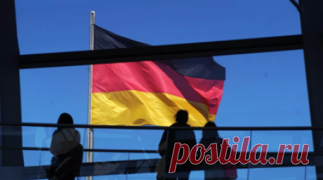 Вице-канцлер: у ряда муниципалитетов ФРГ уже нет возможности принимать мигрантов. Вице-канцлер — министр по делам экономики и защиты климата Германии Роберт Хабек признал, что у ряда муниципалитетов в ФРГ уже нет возможности принимать мигрантов. Читать далее