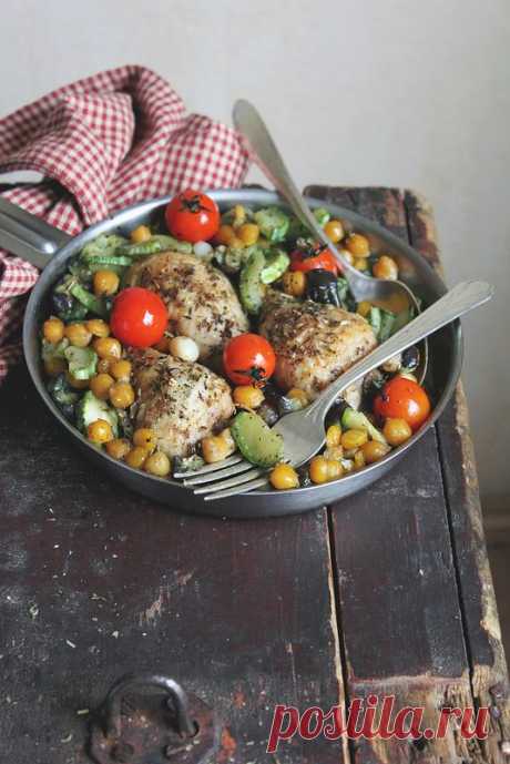 ЛИМОННАЯ КУРИЦА С НУТОМ И ОВОЩАМИ