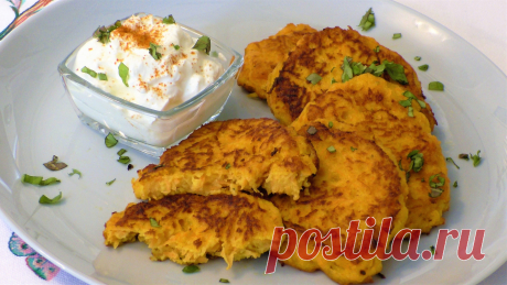 Уж очень нравятся нам эти аппетитные и очень вкусные морковные оладушки! Простой и полезный завтрак.