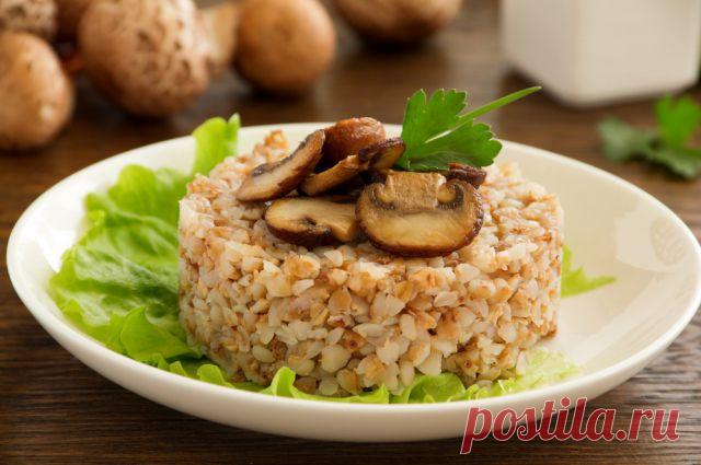 Перловая, гречневая и другие. Как правильно варить рассыпчатые каши Каша – одно из главных блюд России. Особенно в пост. Но чтобы она получилась вкусной и рассыпчатой, нужно знать секреты приготовления каждой крупы.